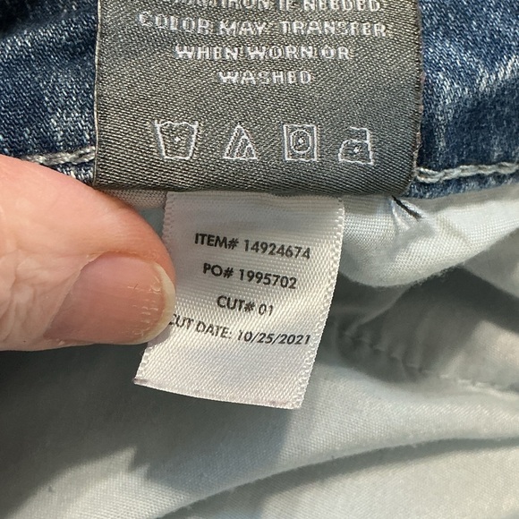 TORRID Crop Boyfriend Straight Vintage Stretch Mid-Rise Jeans size 22 - Picture 9 of 9